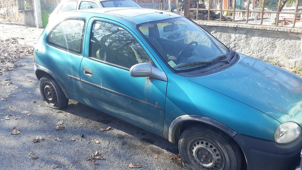 Опел  корса б  1.2  бензин