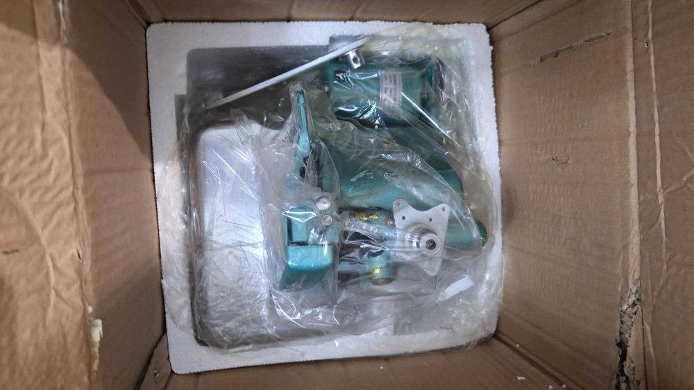 продаю Оверлог модель JUZI GN6D новый в упаковке В масле.