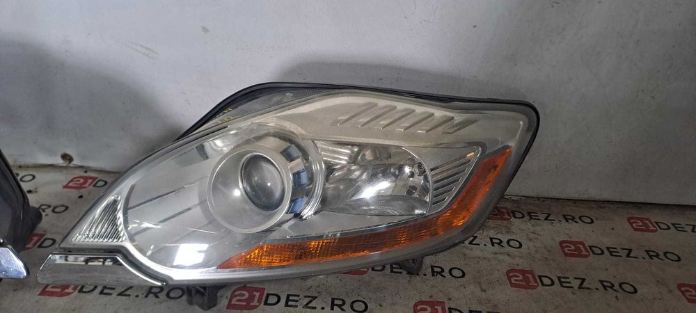 Faruri complete cu Xenon / Far stanga , far dreapta pentru Ford Kuga generatia 1 , pretul afisat este per bucata
