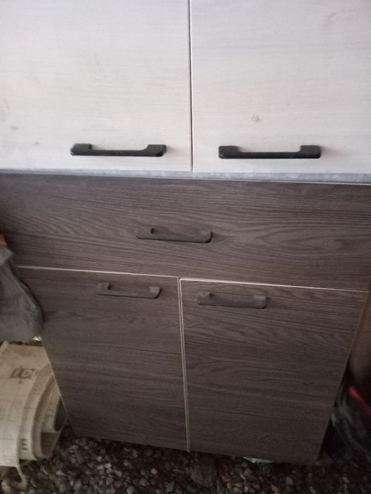 Продам кресла, кухонные шкафы