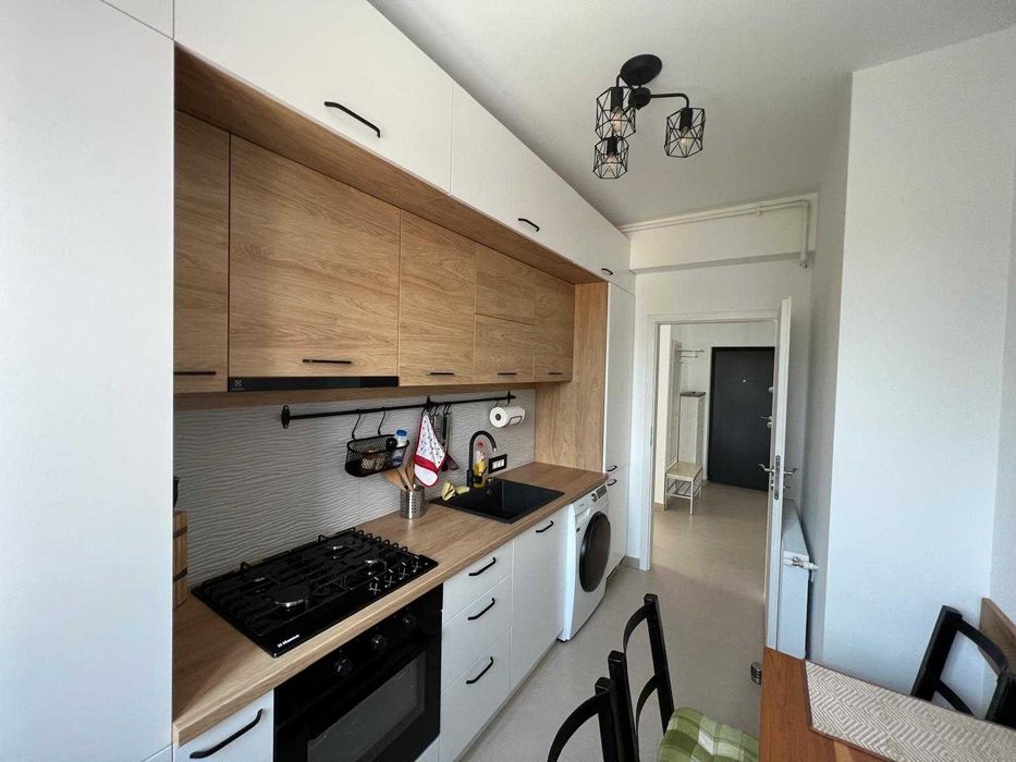 Inchiriere 3 cam Bloc boutique Nordul Bucurestiului cu garaj subteran inclus