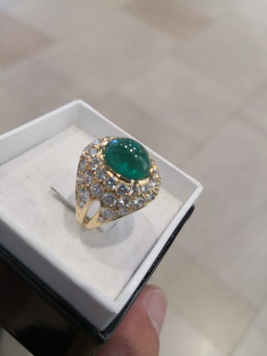 Vind inel din aur 14kt cu smarald 4ct și diamante 3ct
