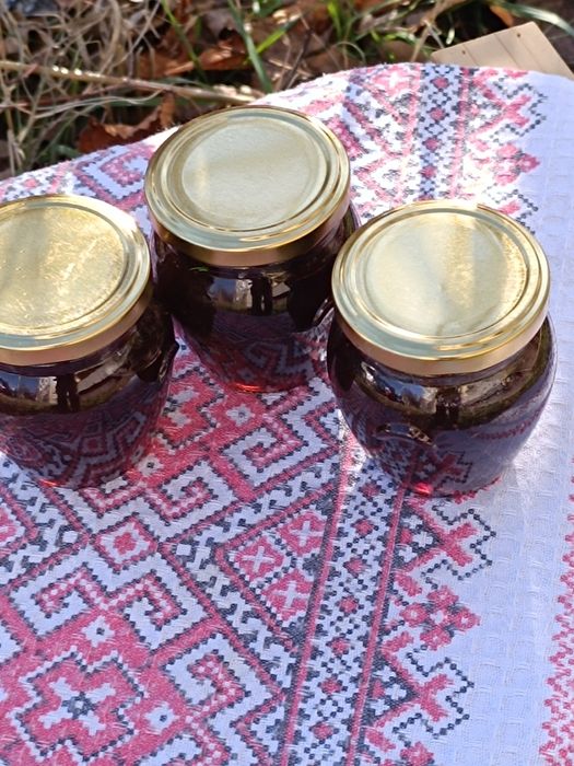 Домашно сладко от маслодайна роза с български шафран