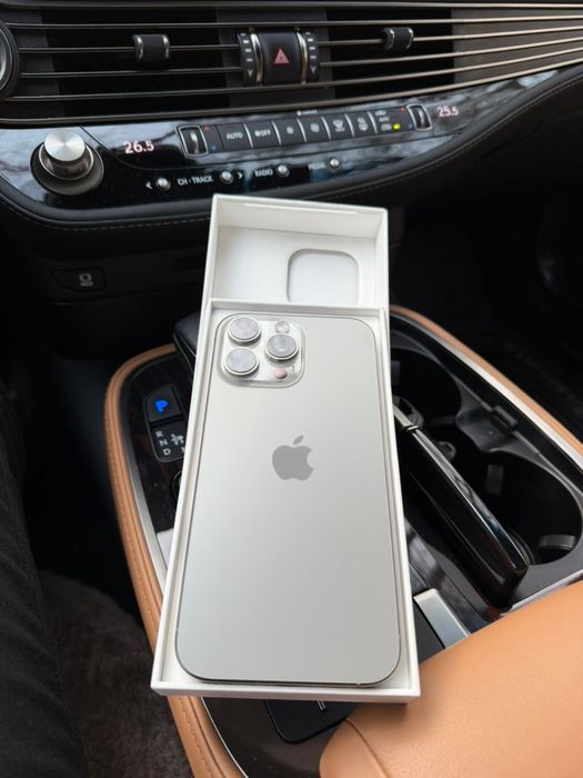 Продам Iphone 16 pro max