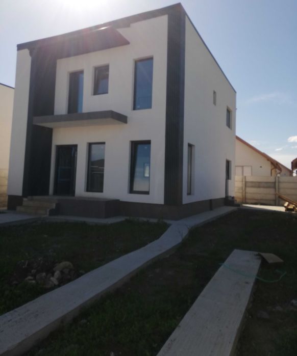 Vanzare vila Pantelimon ilfov,p+1,5 camere,3 bai caramida,285 mp proprietate asfalt aproape,comision 0%