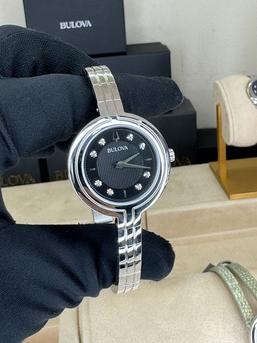 Бриллиантовые часы Bulova
