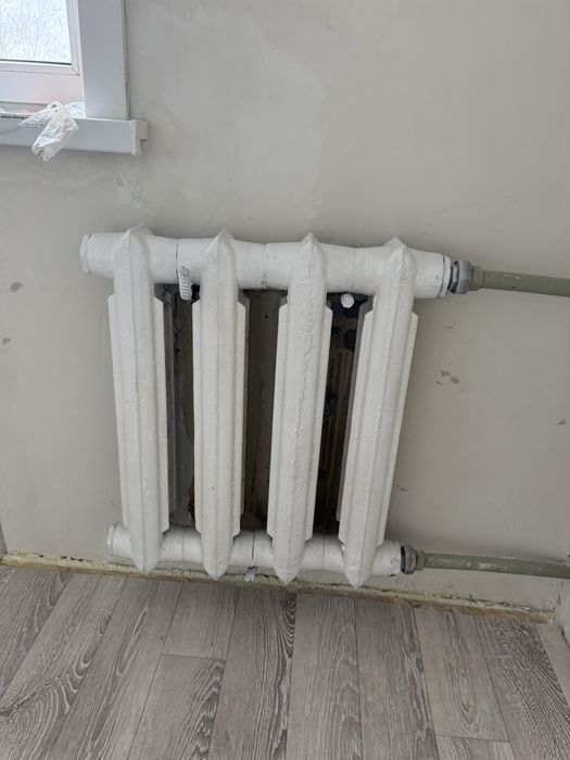 Батареи чугун,  отличное состоние