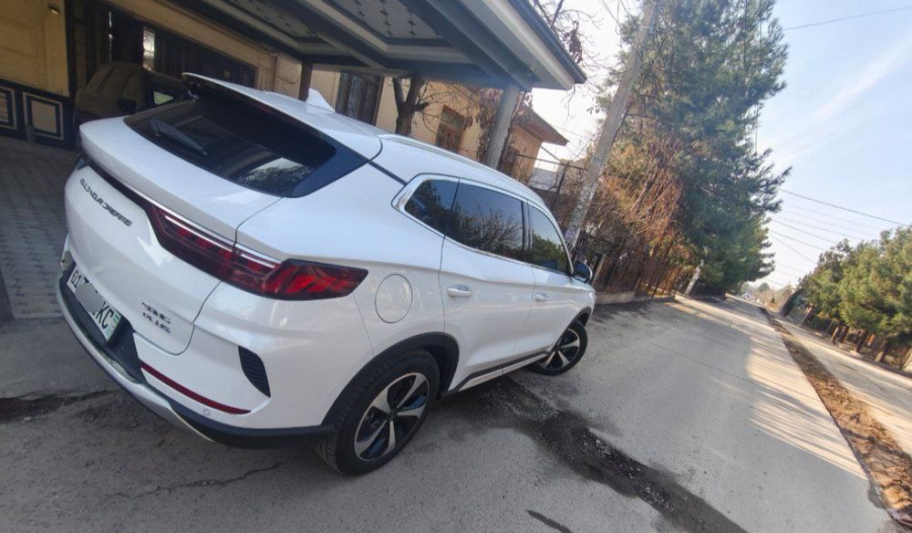 Продам BYD DMi SONG PLUS 4AWD Белый. Full. FLAGMANN. 2023 г.в. Гибрид