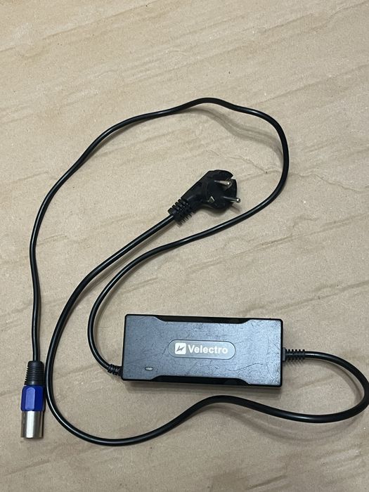 Incarcator Velectro 36V 3A – 42V XLR 3 pini – Speed 100 – Bicicleta/Trotineta Electrica