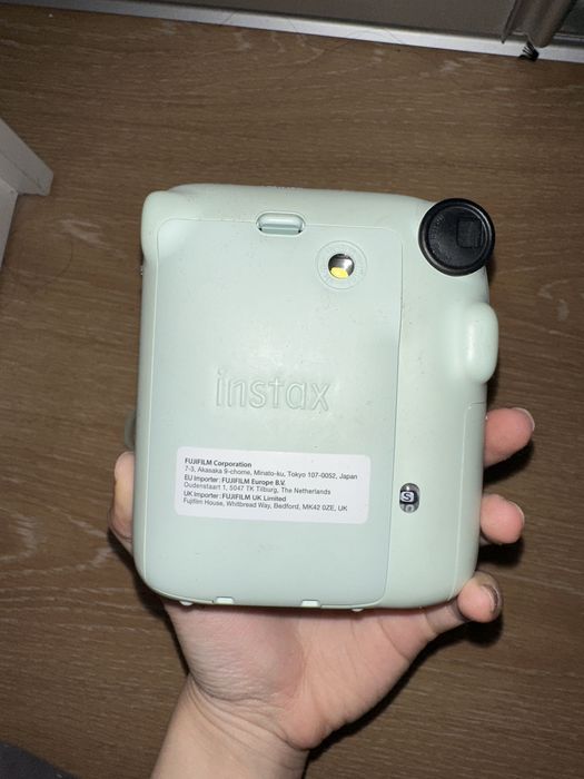 Продам Instax mini 12