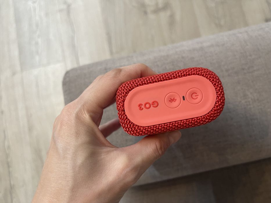 Продам колонку JBL Go 3