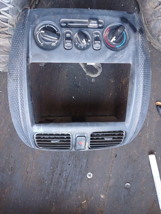 Рамка Мазда 323 на 2000г