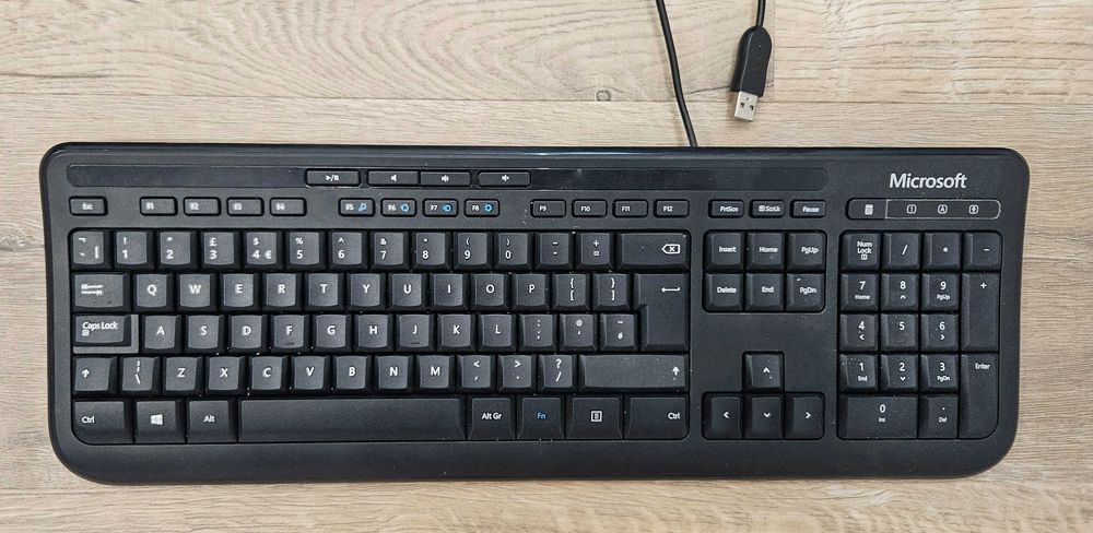 Клавиатура Microsoft Wired 600 + мишка