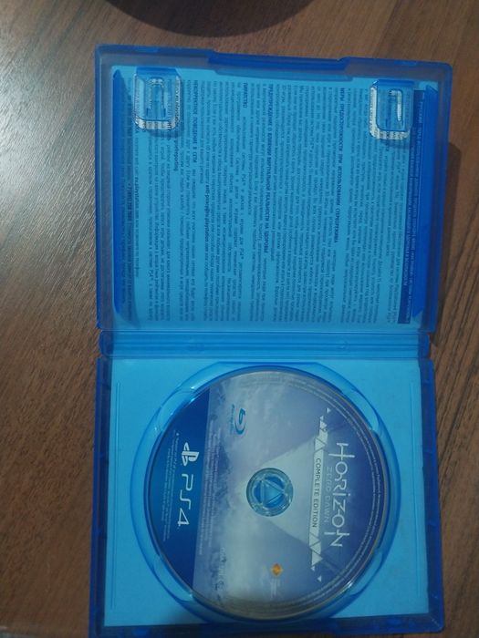 Диск на плейстэйшин 4 и на 5 можно играть