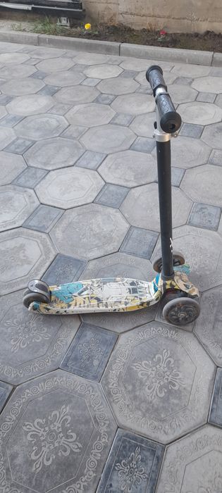 Продам самокат детский