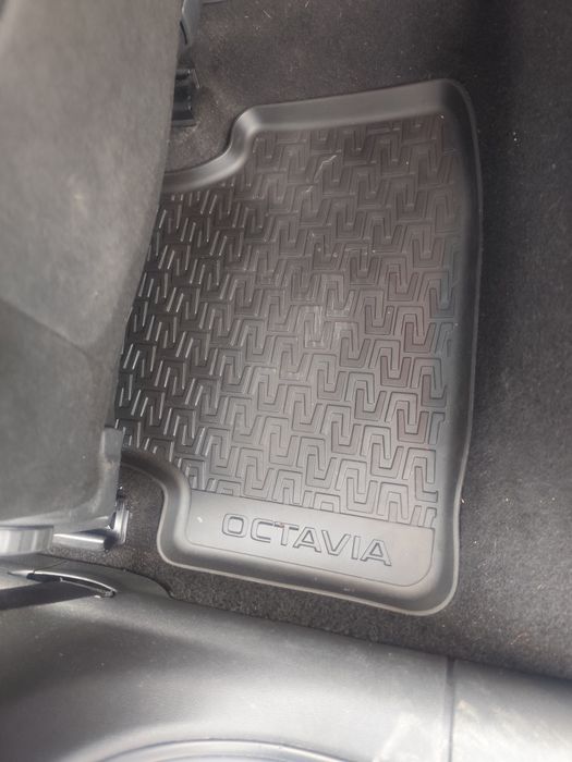 Шкода Октавия 1,6tdi 105kc.2013г.