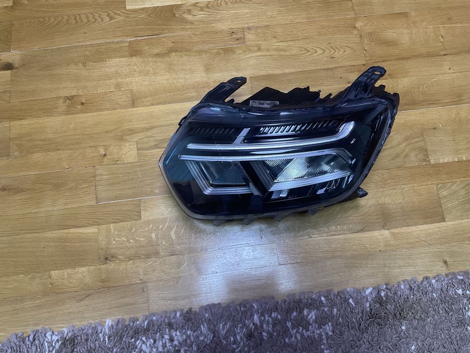 Far Dacia Duster 2021-2024 Y dreapta,stanga