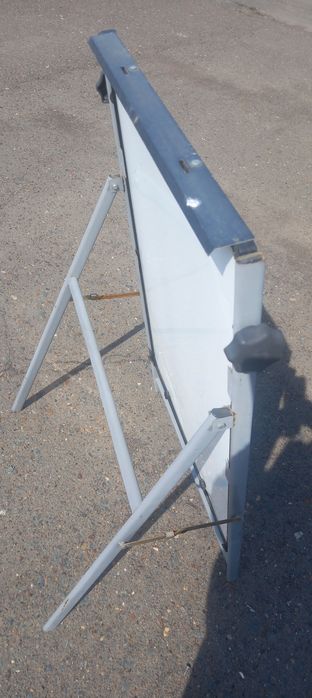 Мусорный бак б/у маркерная доска б/у