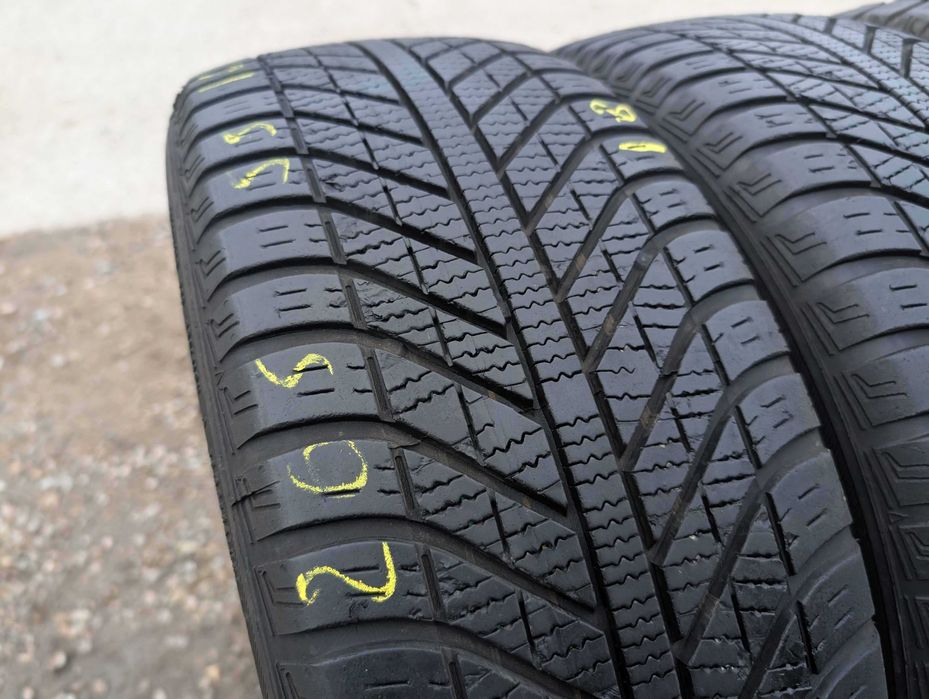 205/55 R16 • All Season • Goodyear Vector 4Seasons 94V | 2 buc | Pret/buc