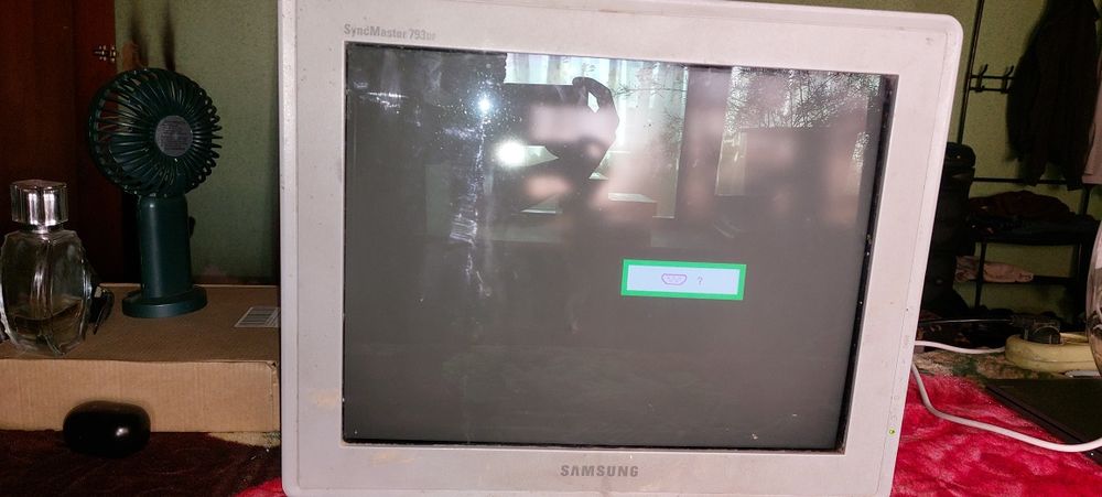 Samsung SyncMaster 793df Sotiladi