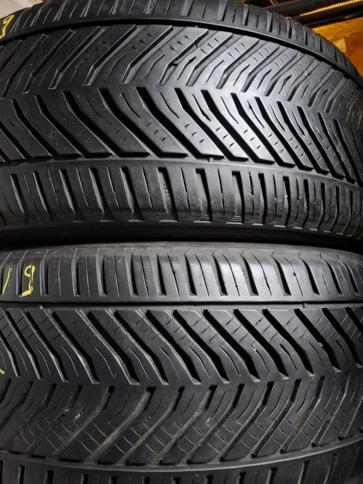 235 55 19 Vand 4 anvelope Allseason