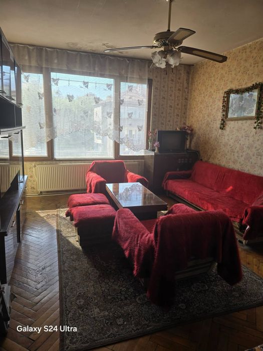 Продава се Тристаен апартамент в Дупница - 94 кв.м за 958 €/кв.м - Снимка #1