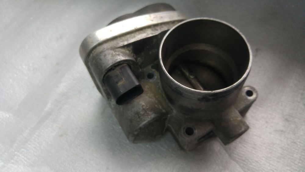 clapeta acceleratie 1.4 b vw polo 9n vw touran 1.6 b 036133062q