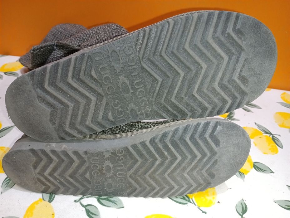 UGG ботуши плетени N 38