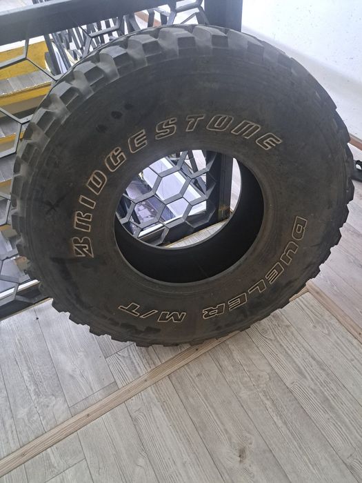 Продам зимние шины на джип..