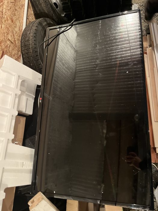 Телевизор LG в идеальном сост 42 дюйма