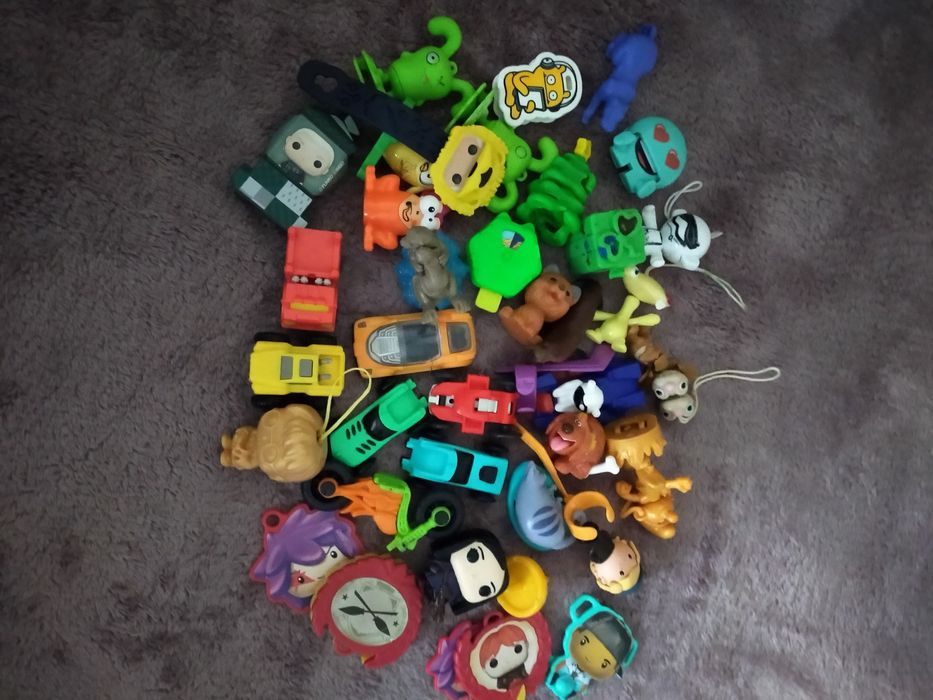 Мелкие игрушки .