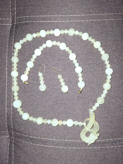 Set bijuterii din jad