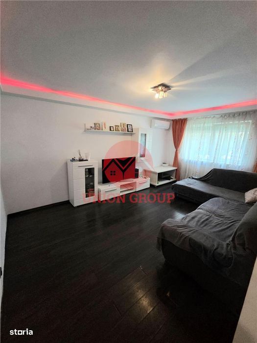 Apartament 3 Camere, Spatios, Parter, Zona Far