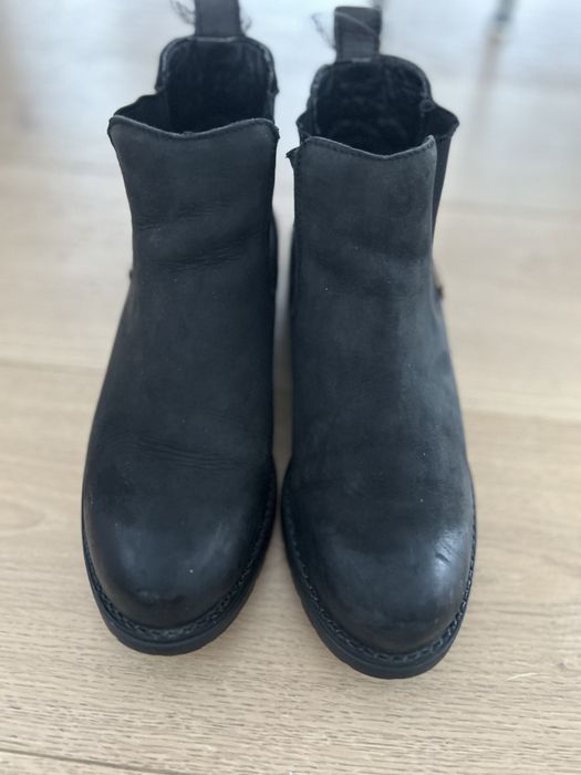 Ghete dama din piele