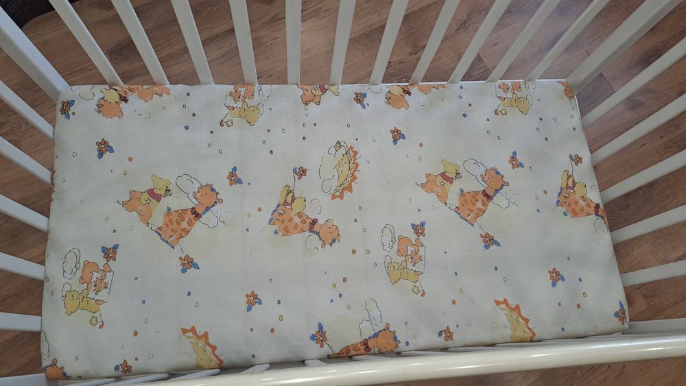 СРОЧНО ПРОДАМ!Кровать детская с матрасом.