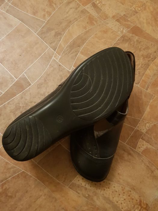 Продам туфли женские