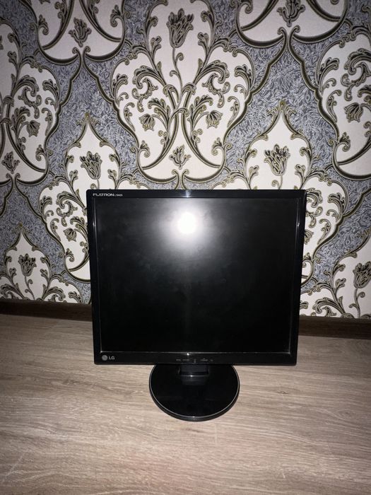 Офисный монитор и процессор сатылады.