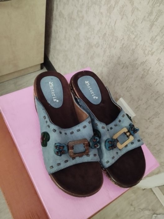 Продам летние босоножки и сабо