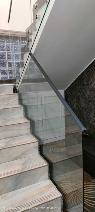 Balustrada de sticla