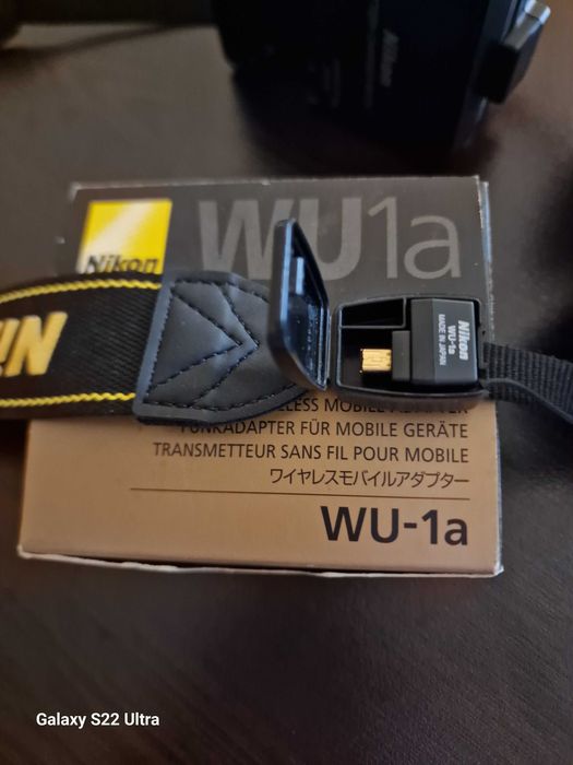Като нов! Комплект Nikon D3300 на само 1821 кадъра + 2 обектива, статив, чанта и аксесоари.