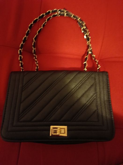 Poșetă eleganta in stare buna