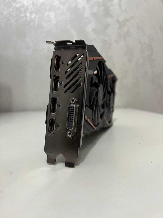 Видеокарта AMD RX 580 от GIGABYTE