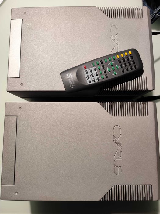 Моноблокове CYRUS mono X и предусилвател CYRUS pre X