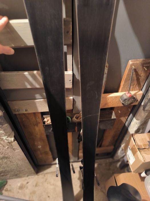 Продавам ски с обувки