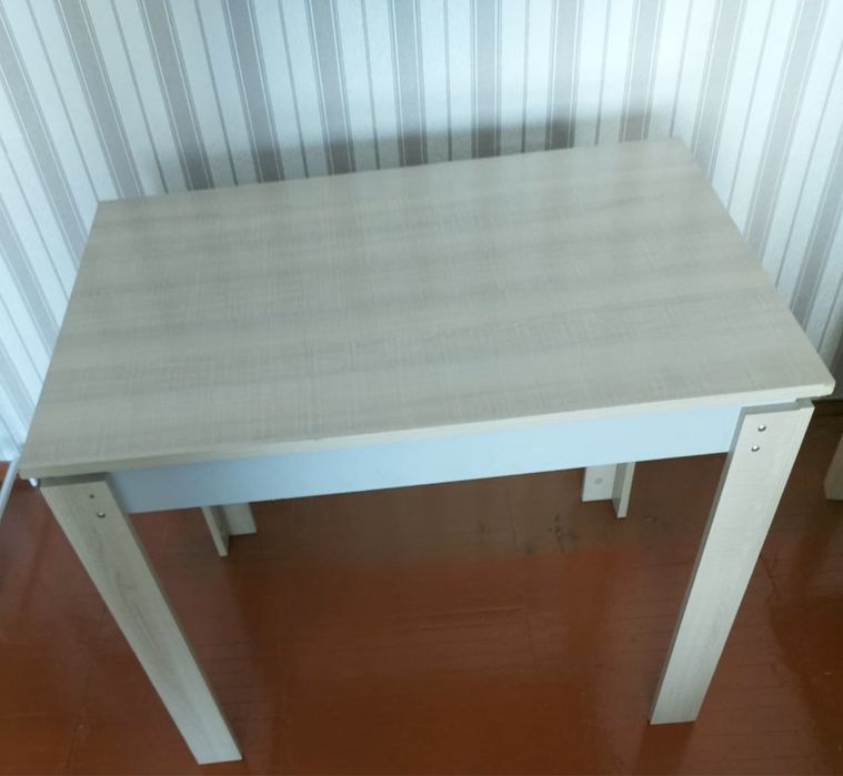 Столик хочет к вам в семью