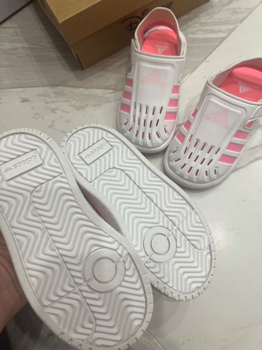 2ч Лот Adidas сандали и маратонки 26