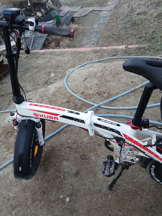 Vând bicicletă electrică în stare foarte bună Am acte la ea și factură