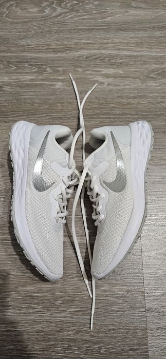 Сникърси Ted Baker и маратонки Nike