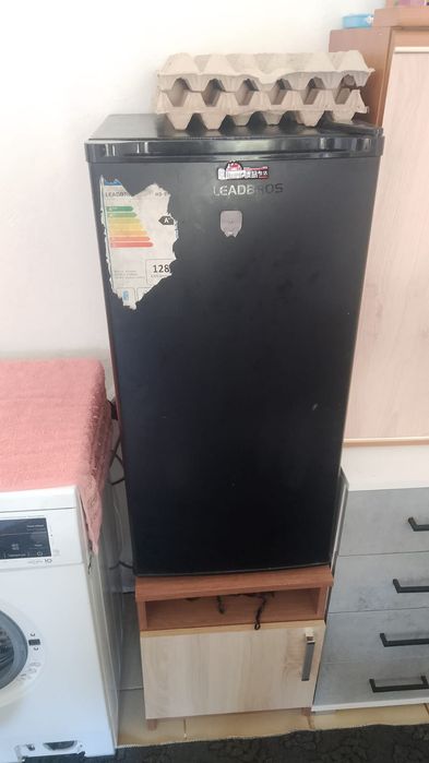 Холодильник продам срочно