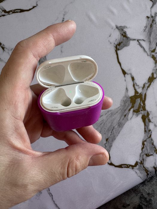 Кейс airpods 2. Оригинал